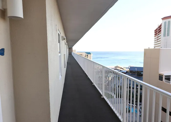 Laketown Wharf 1233 Luxury Condo
