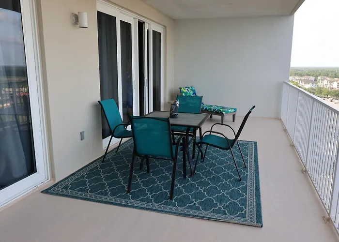 Laketown Wharf 1233 Luxury Condo